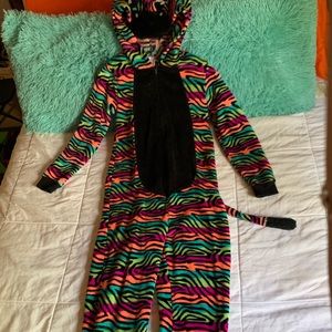 One piece zip up nightwear